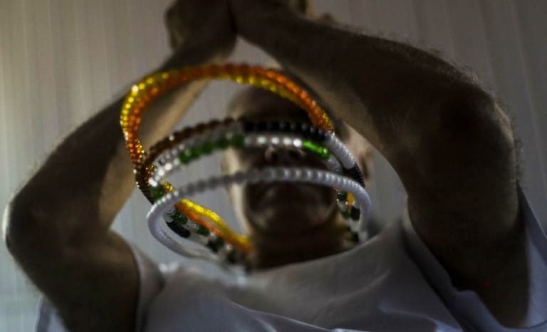 Leia o artigo Guias e colares na Umbanda: fundamentos