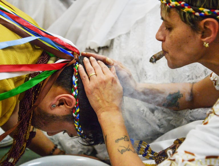 Leia o artigo Benzimento fora e dentro da Umbanda: usos e diferenças