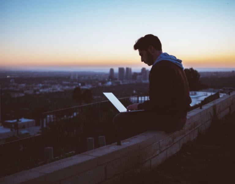 Leia o artigo Percepção da religião muda com uso frequente da internet, diz estudo