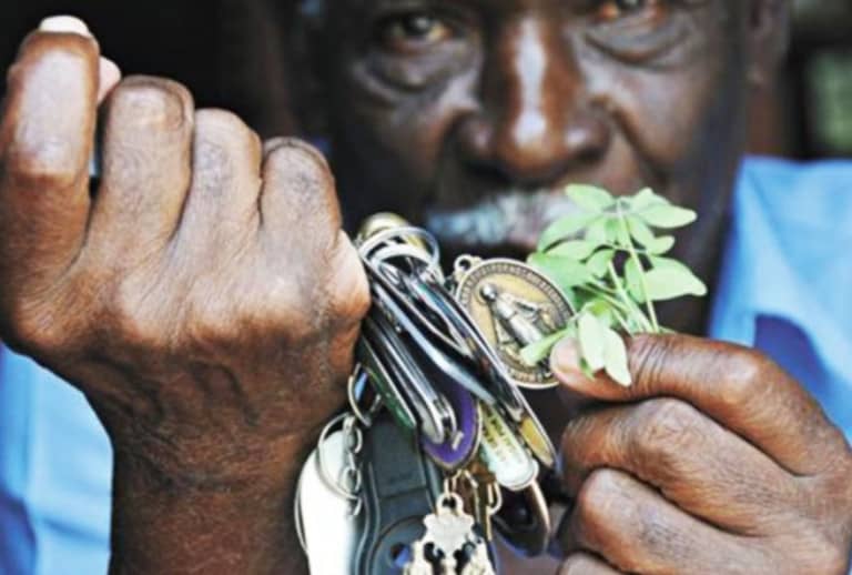 Leia o artigo Preconceito religioso contra a Umbanda vem até do Espiritismo
