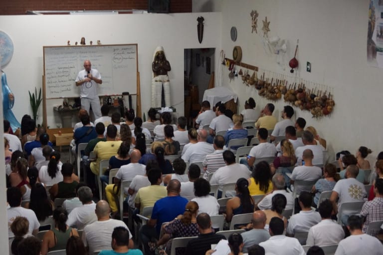 Leia o artigo Sacerdote ou Dirigente: como chamar os que estão à frente dos Terreiros?
