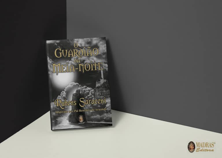 Leia o artigo Guardião da Meia-Noite por Rubens Saraceni