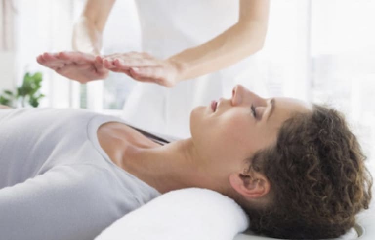 Leia o artigo Reiki na Umbanda: é possível aplicar dentro da religião?