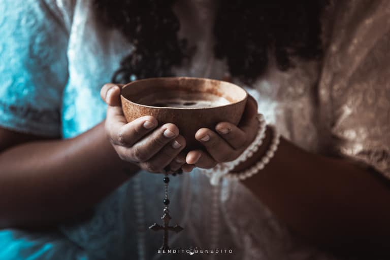 Leia o artigo Cuidado: você não deve ser umbandista!