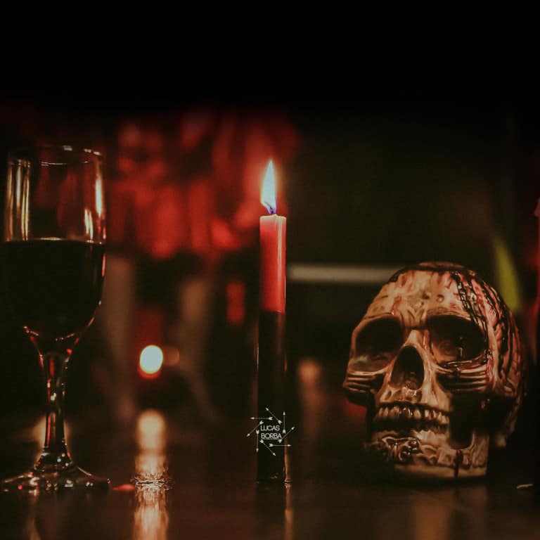 Leia o artigo Exu e o enigma da oração que funciona