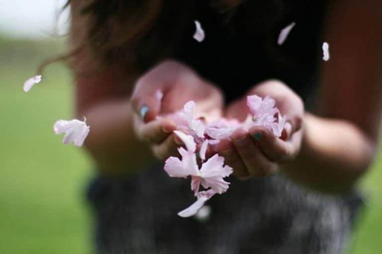 Leia o artigo Mediunidade olfativa: o cheiro que vem “do nada”