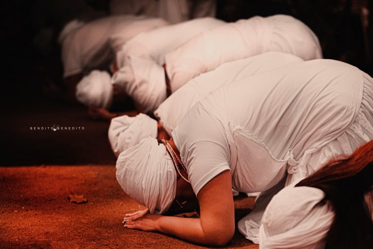 Leia o artigo Sintomas da mediunidade: você não precisa provar que está incorporado